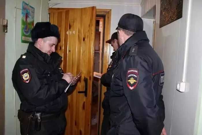 Проверки квартир на наличие оружия и собак проходят на Кутузовском проспекте в преддверии парада 9 мая