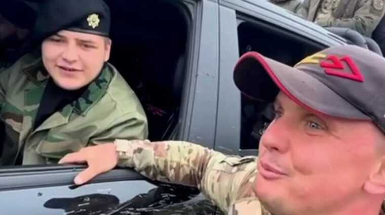 Блогеры осудили видео с бегущим за машиной Адама Кадырова Максимом Барановым