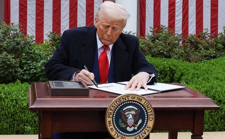 Трамп заявил, что не рассчитывает на торговую сделку с Европой