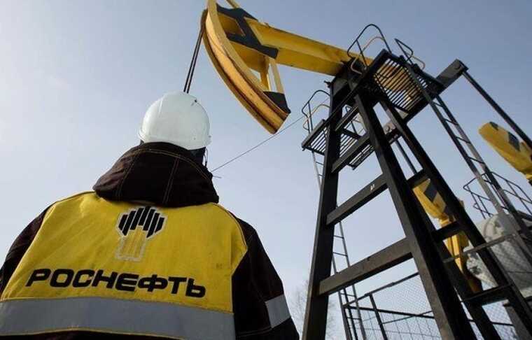 Доход Роснефти упал почти на 60 процентов