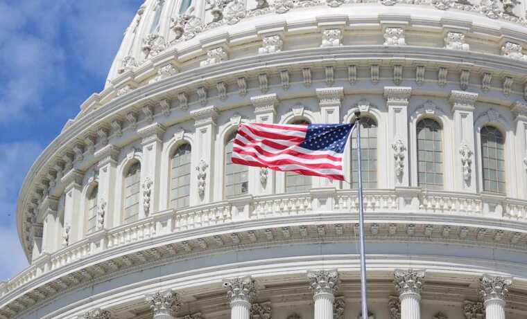 США запускают законопроект Genius Act против юаня и криптовалютного хаоса