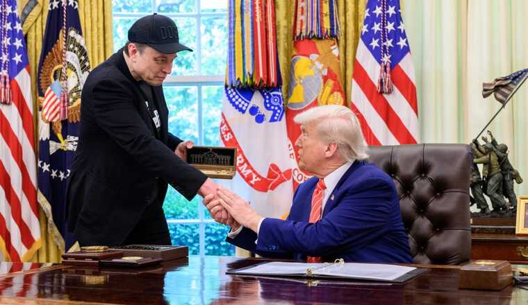 Маск покинул администрацию Трампа из-за разногласий по ряду вопросов