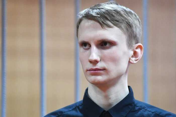 Кефир и приговор: Михаил Галяшкин получил арест за акцию против Якеменко, несмотря на обещания полиции «ничего не делать»