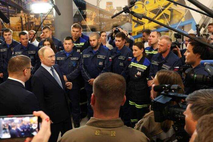 Вопросы по инструкции: перед встречей с Путиным рабочим ММК запретили упоминать экономику