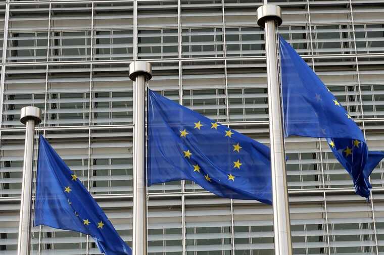 Беларусь попала под новые санкции ЕС в сфере оружия и банковских операций