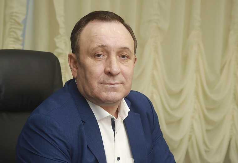 Мэр Иркутского района Леонид Фролов построил контрактную империю на семье и VIP-фуршетах
