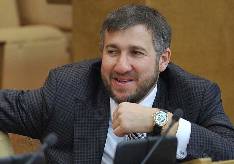 Депутат-миллионер Григорий Аникеев пытается использовать конфликт России и Азербайджана для политического возврата