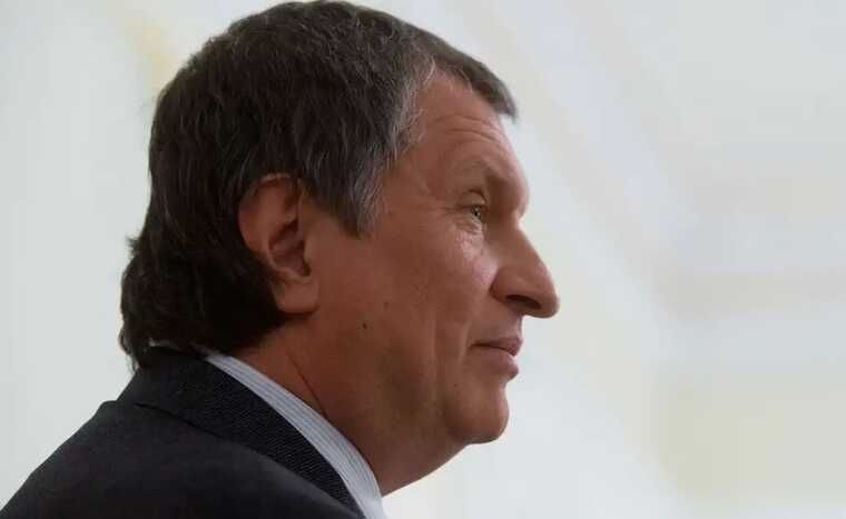 Чистка в СВР: людей с мешками на голове вывозят в суды, силовики Сечина идут на штур
