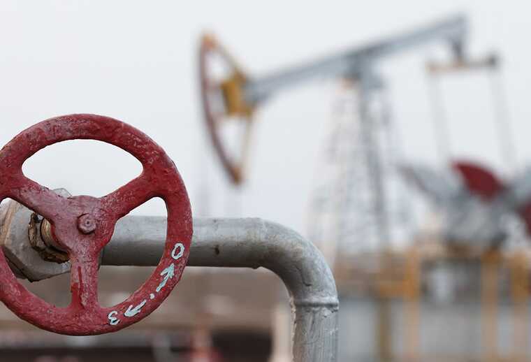 Индийские нефтяные компании теряют прибыль на фоне ограничений поставок российской нефти