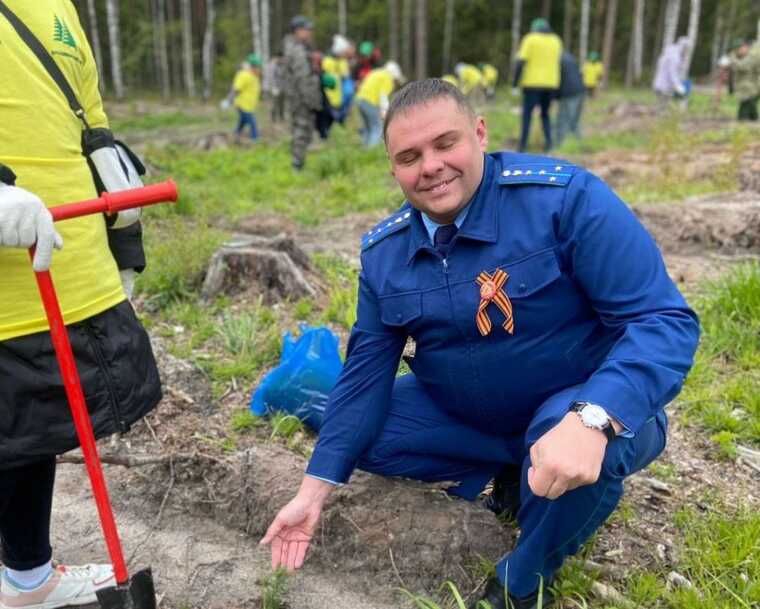 15 лет тюрьмы заменили фронтом — прокурор Александр Поволяев оказался вне закона, но на службе