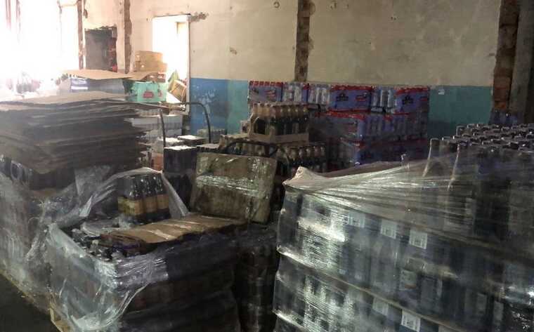 В Новосибирске задержан владелец склада с 12 тысячами литров контрафактного алкоголя