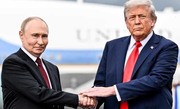 Популярность Трампа в США увеличилась до 54% после его встречи с Путиным