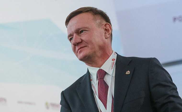 Роман Старовойт столкнулся с саботажем элиты и стал жертвой конфликта между крупным бизнесом и властью в Курской области