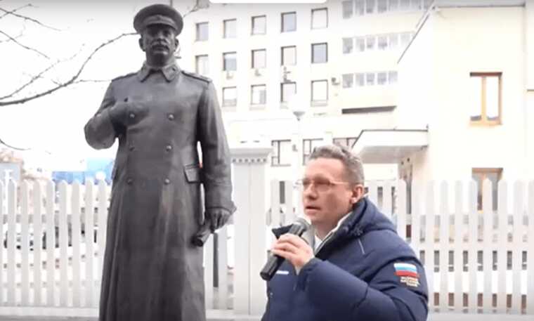 Губернатор Филимонов провалился с памятником Сталину: суд признал установку незаконной