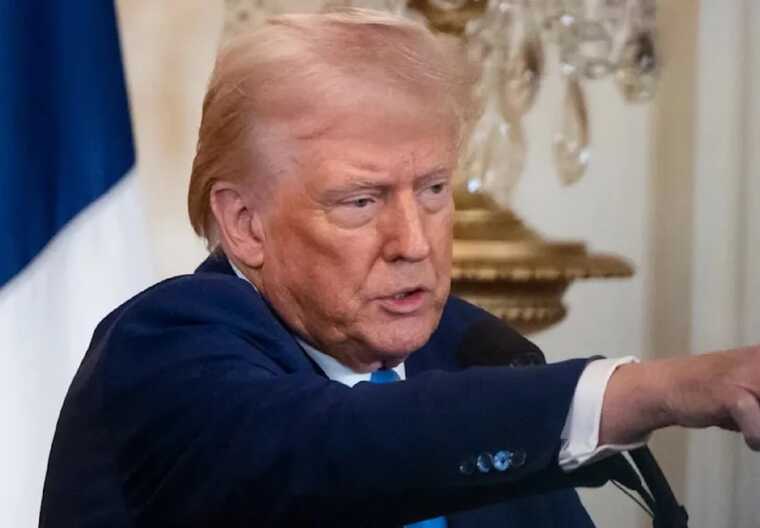 На руке президента США Дональда Трампа заметили странный след