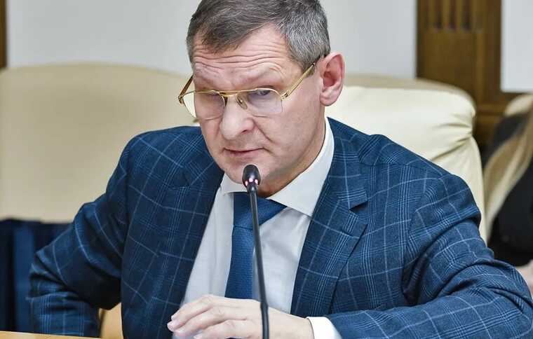 Родственные и деловые связи Фомичевых с олигархами и чиновниками продвигают бизнес «Черноголовского источника»
